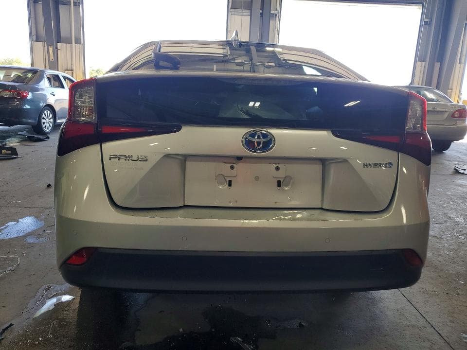 2019 TOYOTA PRIUS LE 6