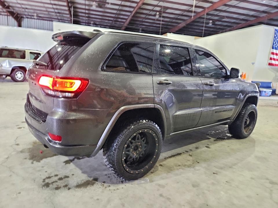 2018 JEEP GRAND CHEROKEE LAREDO 3
