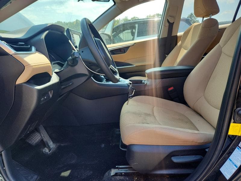2020 TOYOTA RAV4 LE 7