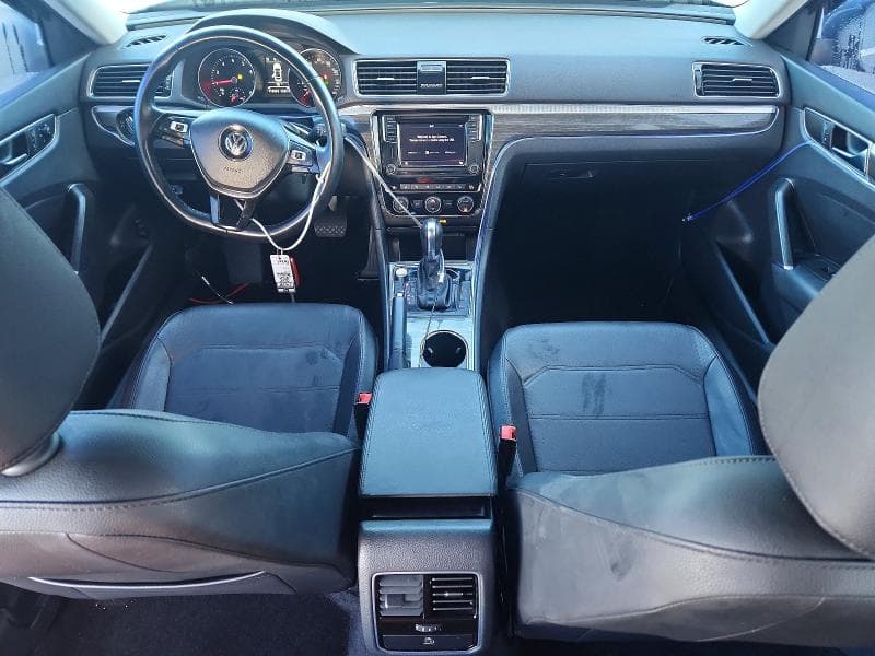 2018 VOLKSWAGEN PASSAT SE 8