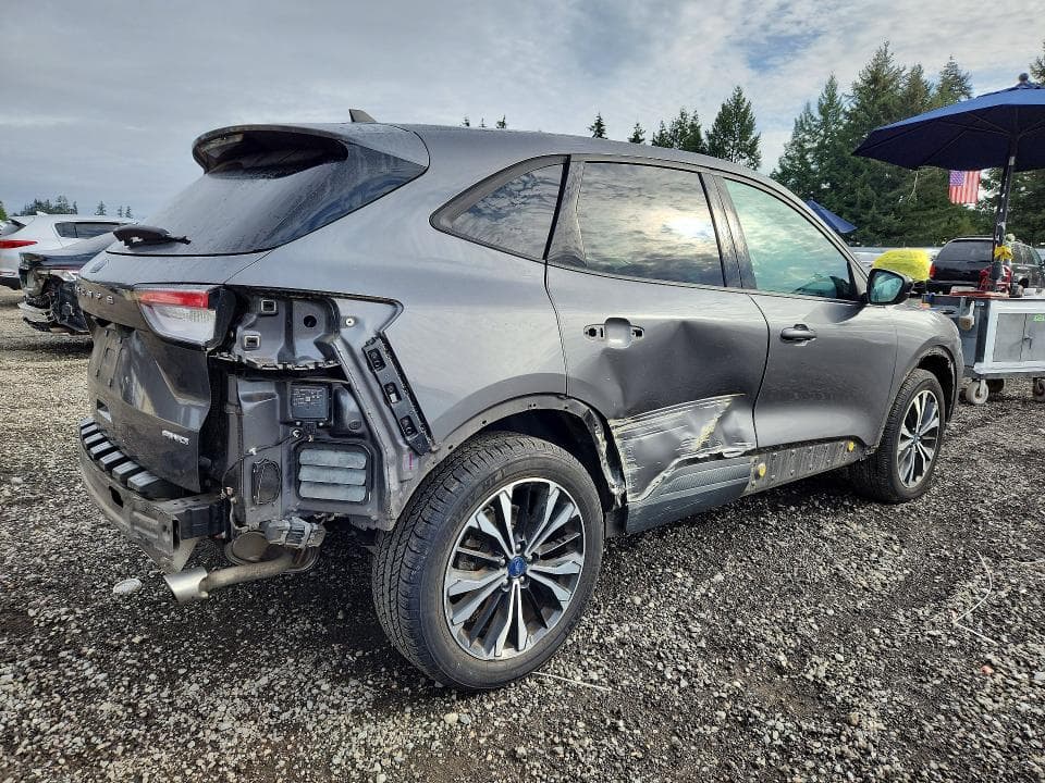 2021 FORD ESCAPE SE 3