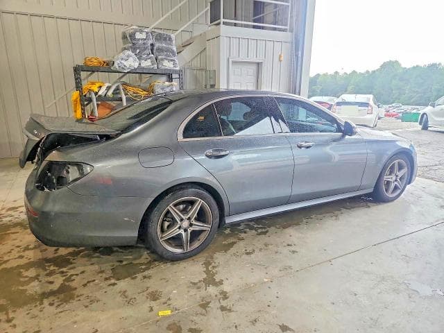 2017 MERCEDES-BENZ E 300 4MATIC 3
