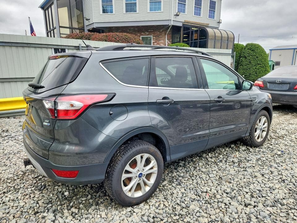 2018 FORD ESCAPE SE 3