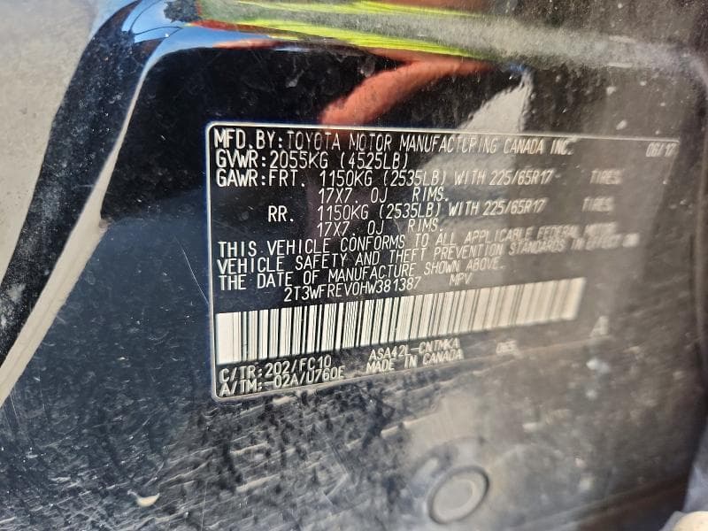 2017 TOYOTA RAV4 XLE 13