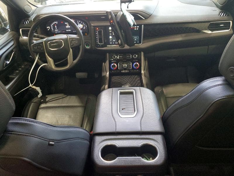 2022 GMC YUKON DENALI 8