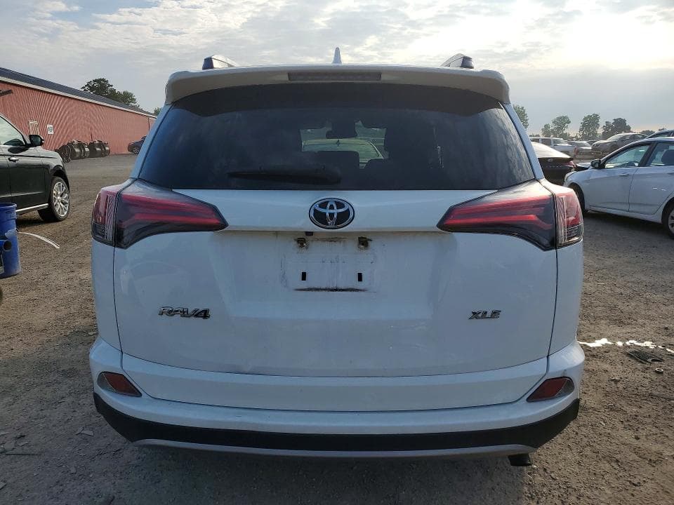 2018 TOYOTA RAV4 XLE 6