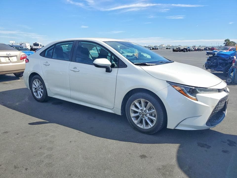 2021 TOYOTA COROLLA LE 4