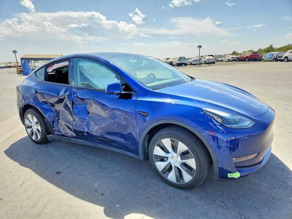 2023 TESLA MODEL Y 4