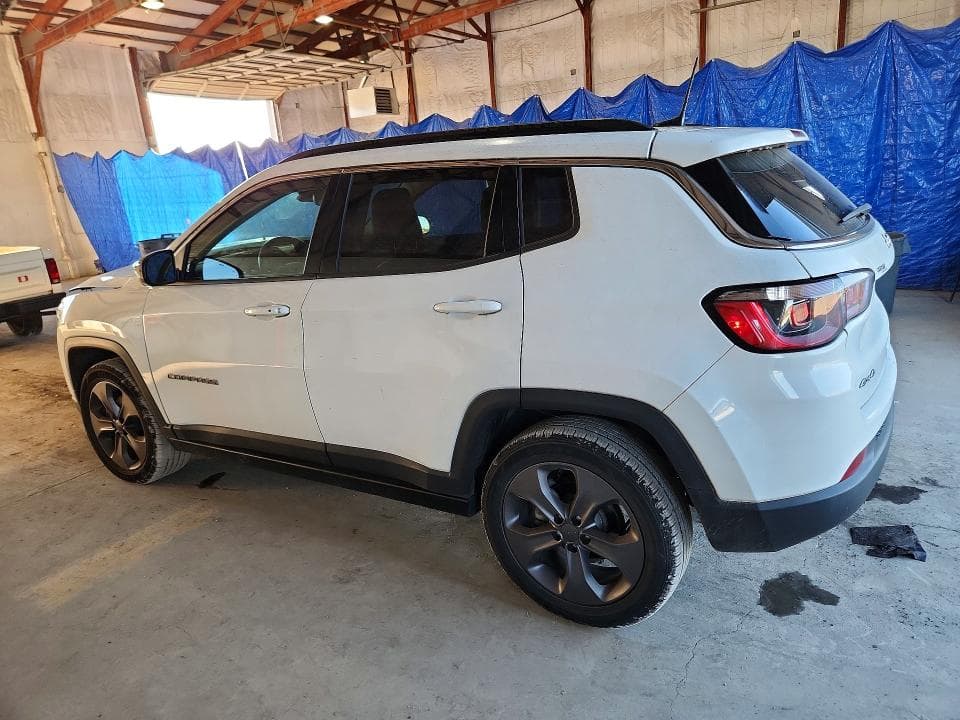2022 JEEP COMPASS LATITUDE LUX 2