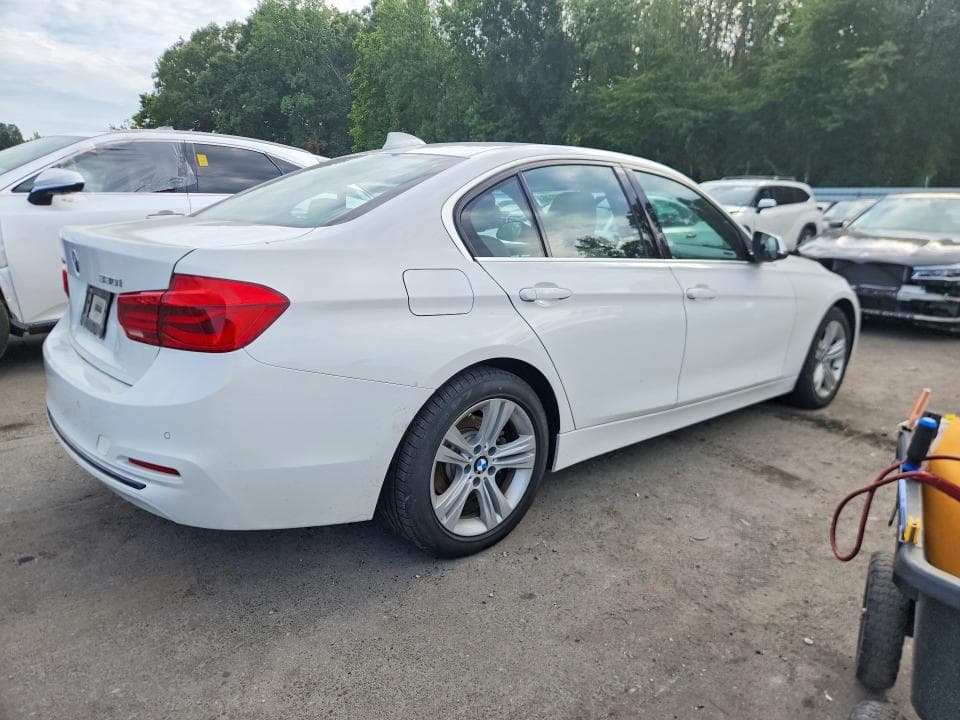 2017 BMW 330 XI 3
