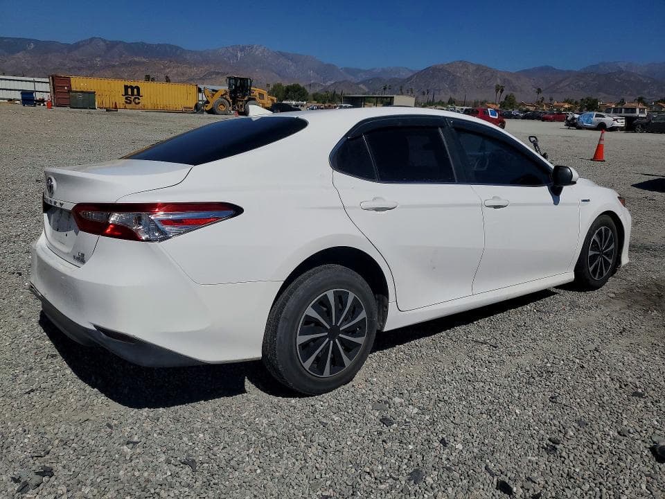 2020 TOYOTA CAMRY LE 3