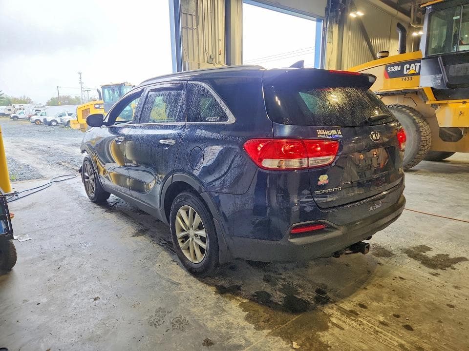2017 KIA SORENTO LX 2