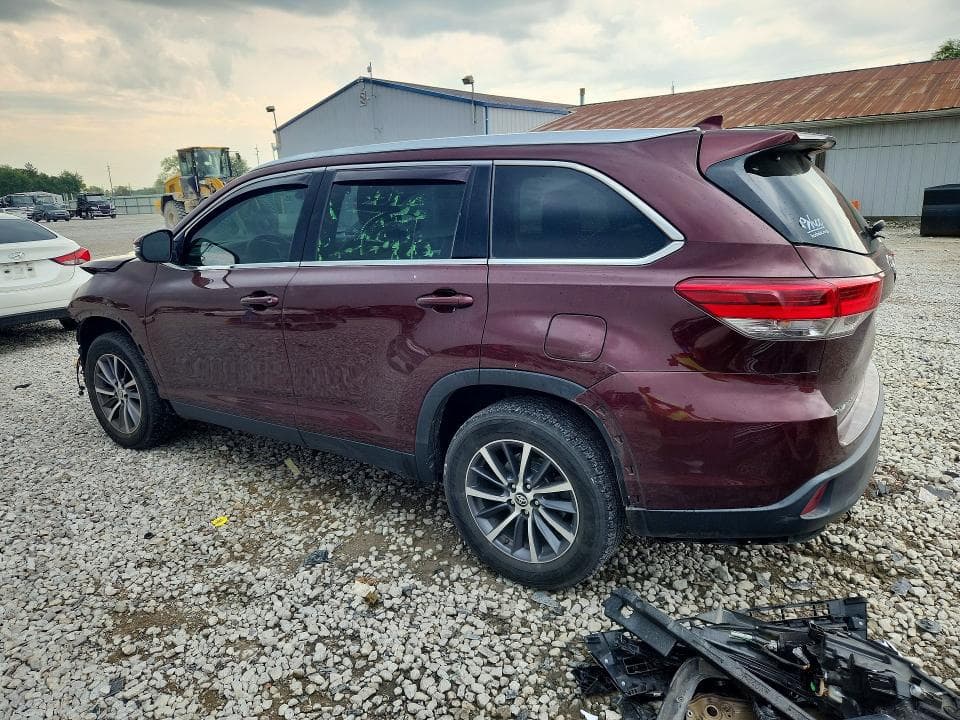 2019 TOYOTA HIGHLANDER XLE 2