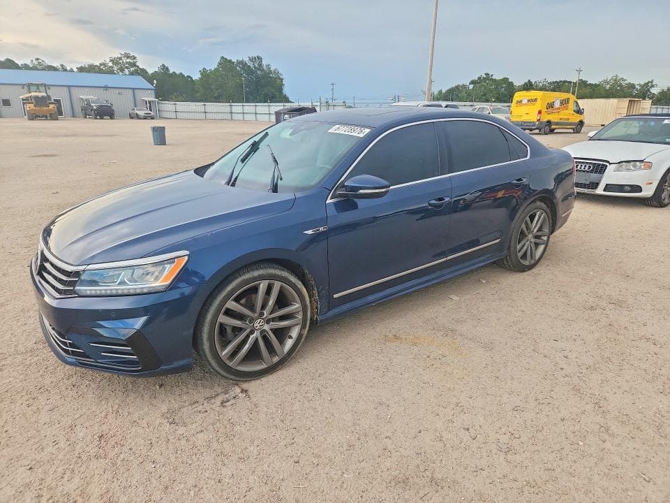 2019 VOLKSWAGEN PASSAT SE R-LINE