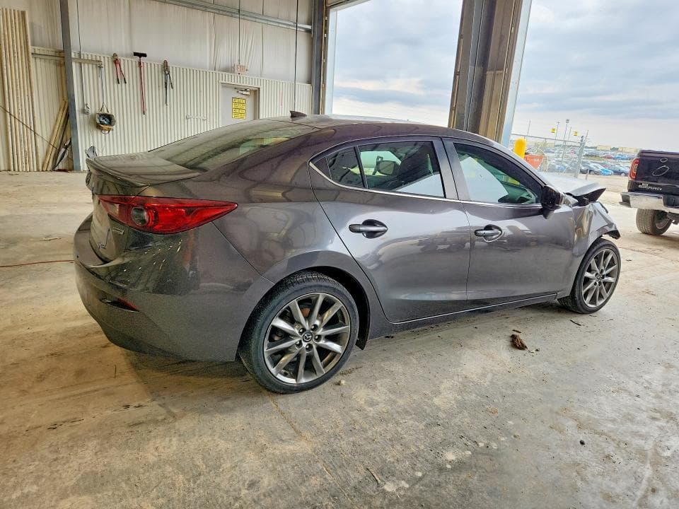 2018 MAZDA 3 TOURING 3