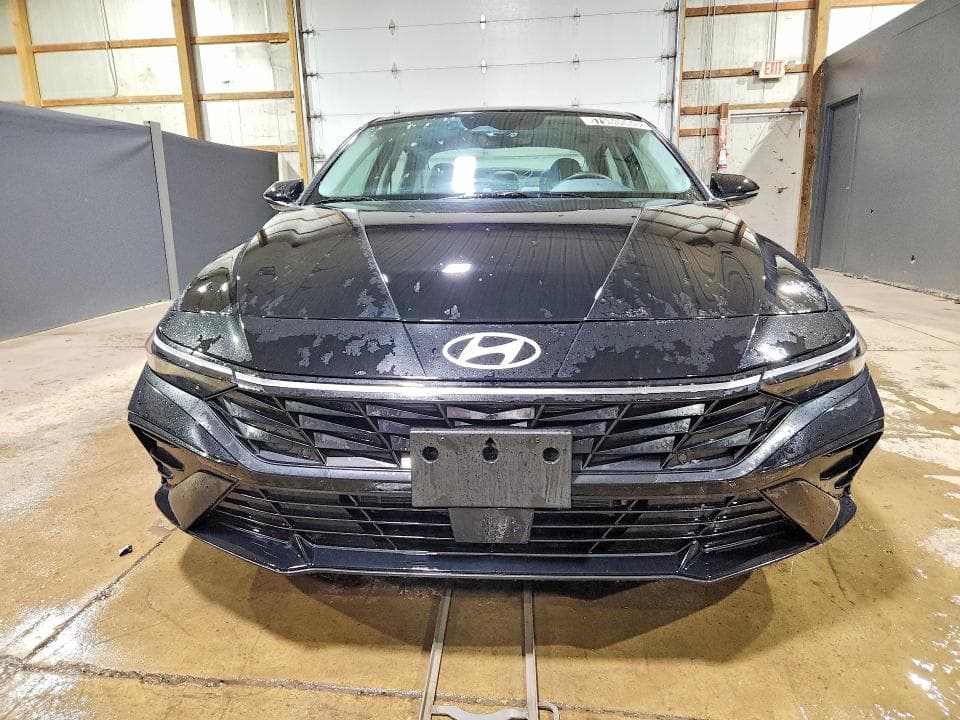 2025 HYUNDAI ELANTRA LIMITED 5