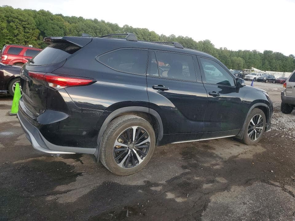 2021 TOYOTA HIGHLANDER XSE 3