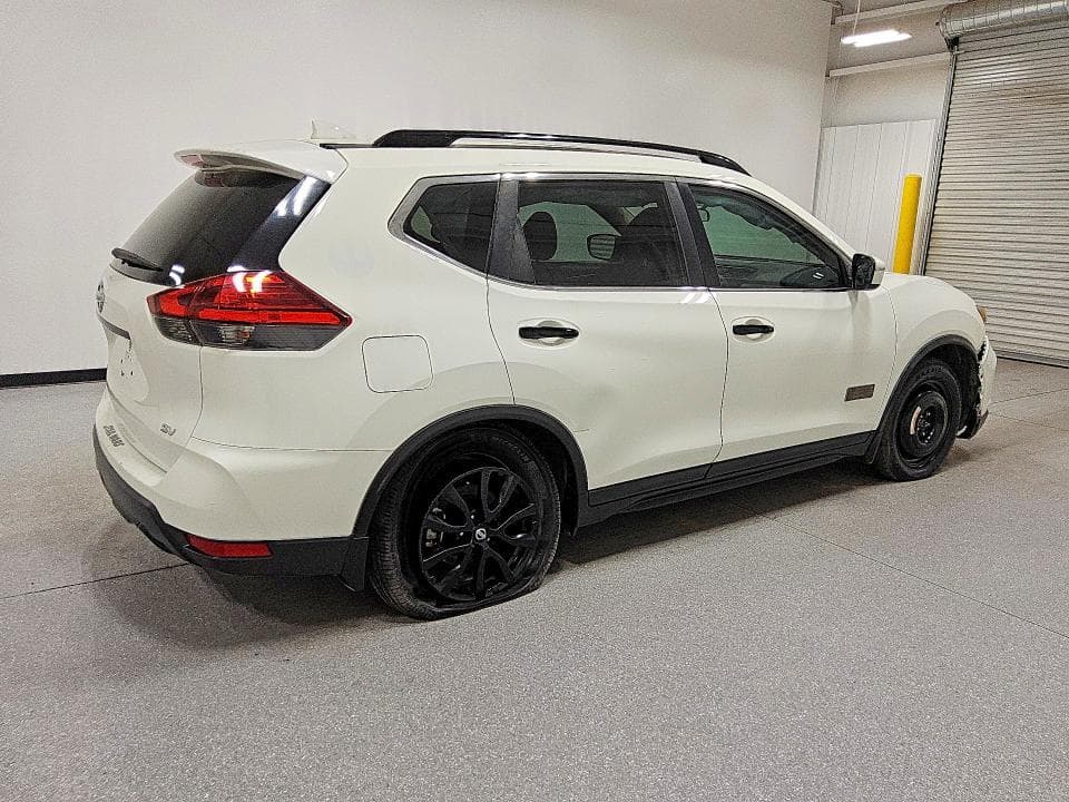 2017 NISSAN ROGUE SV 3