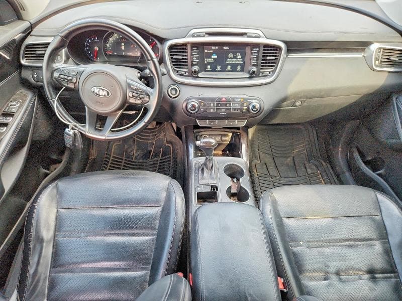 2017 KIA SORENTO EX 8
