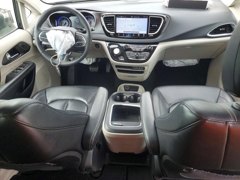 2023 CHRYSLER PACIFICA TOURING L 8