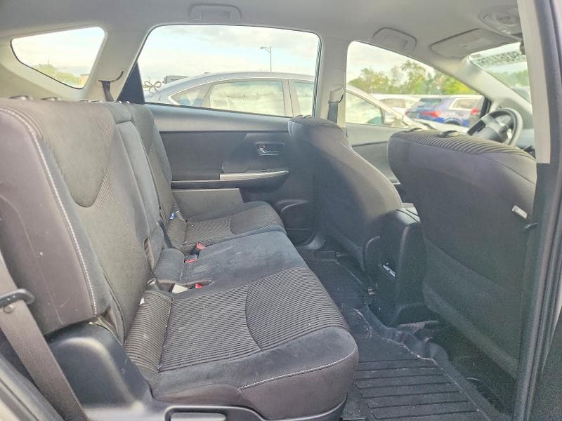 2017 TOYOTA PRIUS V THREE 10