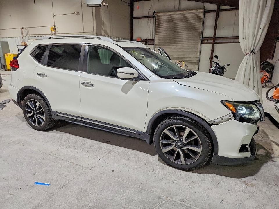2017 NISSAN ROGUE SL 4