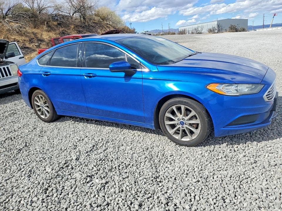 2017 FORD FUSION SE 4