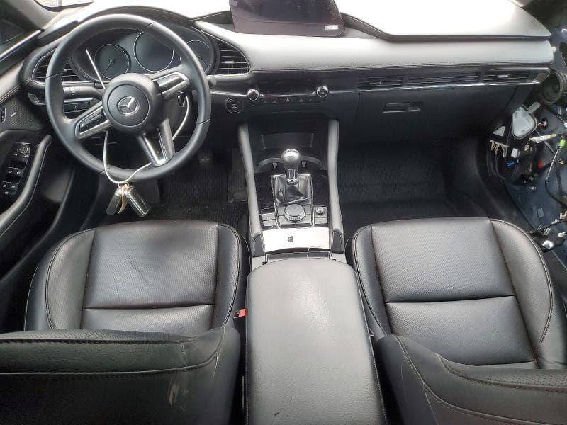 2023 MAZDA 3 PREMIUM 8