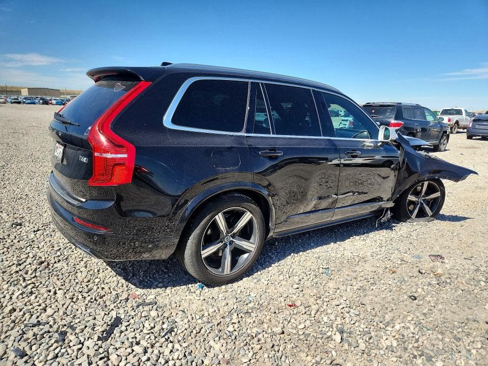 2017 VOLVO XC90 T6 3