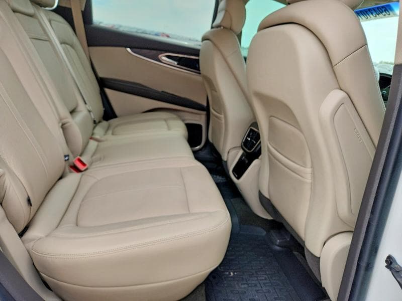 2020 LINCOLN NAUTILUS RESERVE 11
