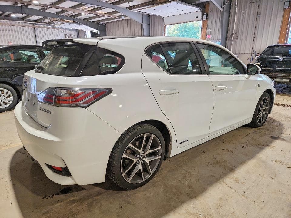 2017 LEXUS CT 200 3