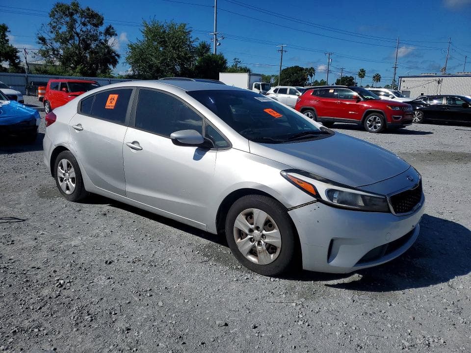 2017 KIA FORTE LX 4