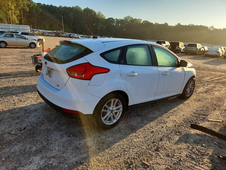 2017 FORD FOCUS SE 3