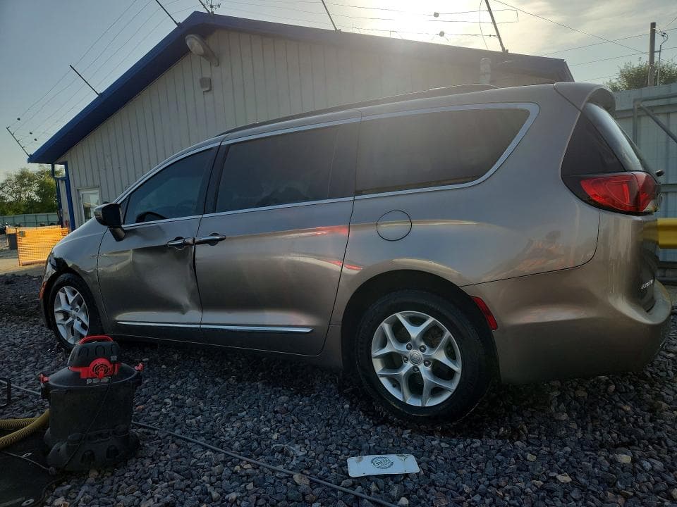 2017 CHRYSLER PACIFICA TOURING L 2