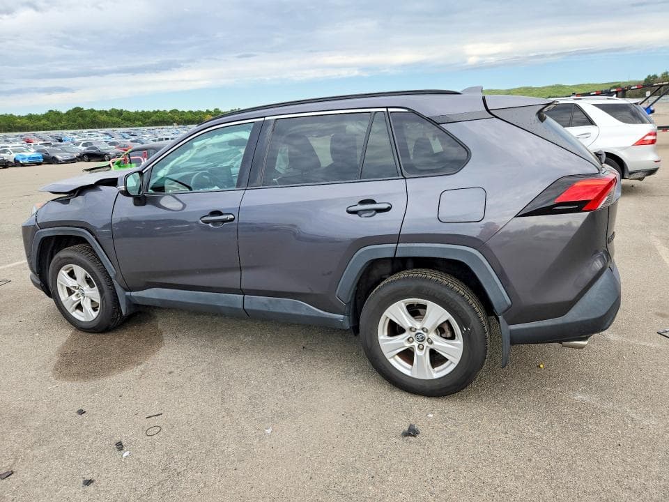 2019 TOYOTA RAV4 XLE 2
