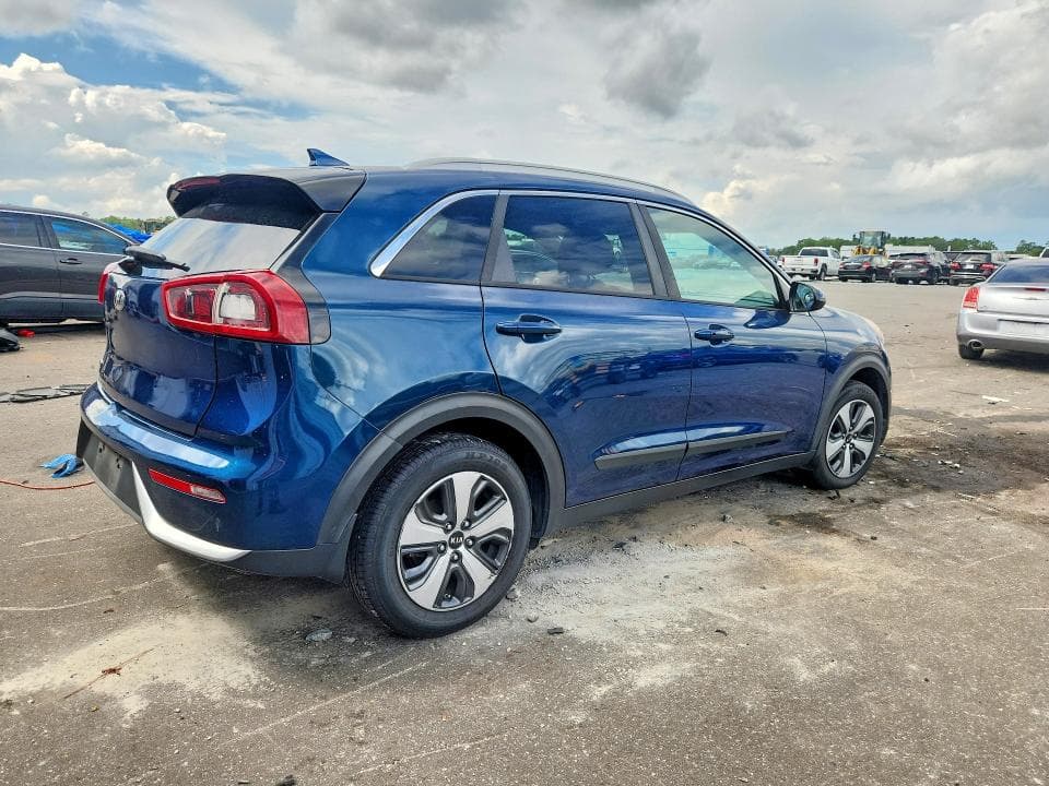 2017 KIA NIRO LX 3