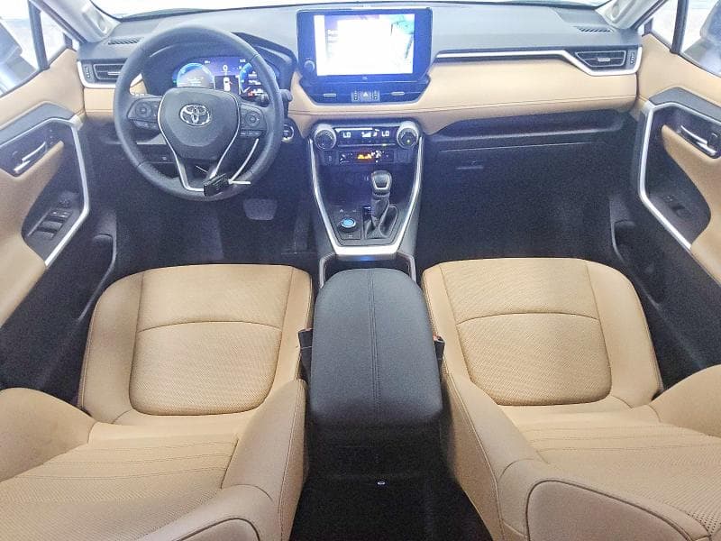 2025 TOYOTA RAV4 LIMITED 8