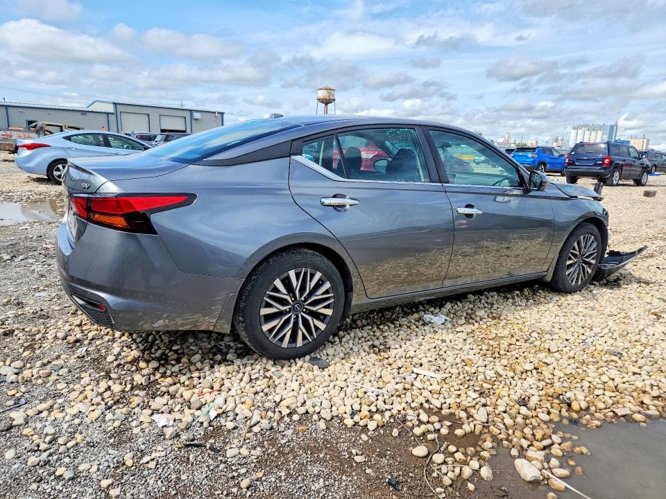 2023 NISSAN ALTIMA SV 3