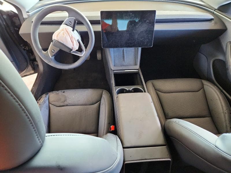2025 TESLA MODEL 3 8