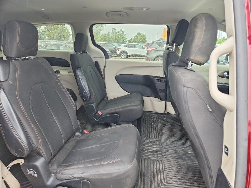 2017 CHRYSLER PACIFICA TOURING 11