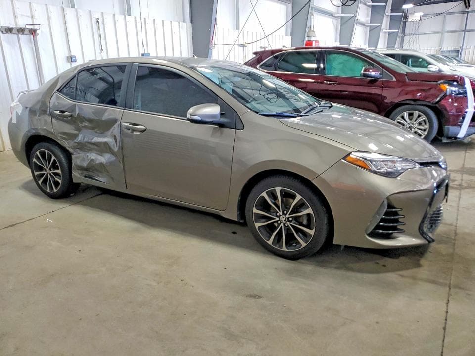2017 TOYOTA COROLLA SE 4