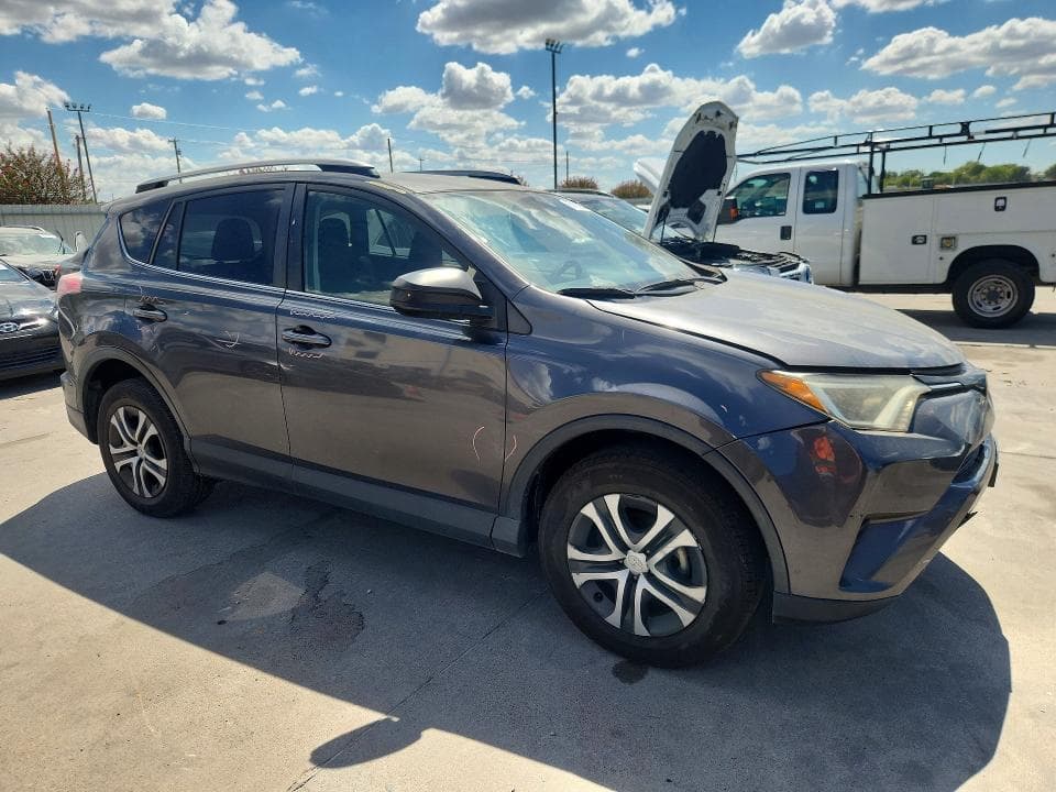 2017 TOYOTA RAV4 LE 4
