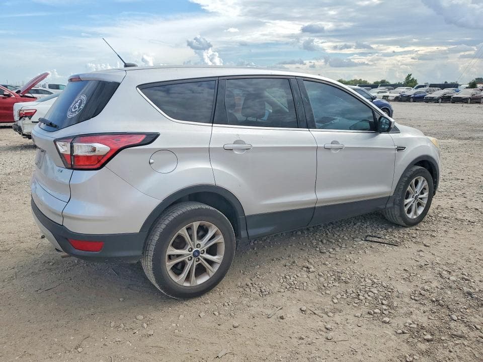 2017 FORD ESCAPE SE 3