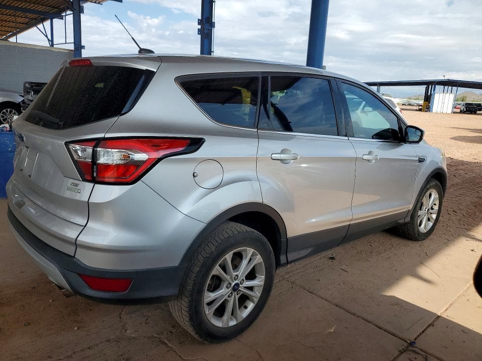 2017 FORD ESCAPE SE 3