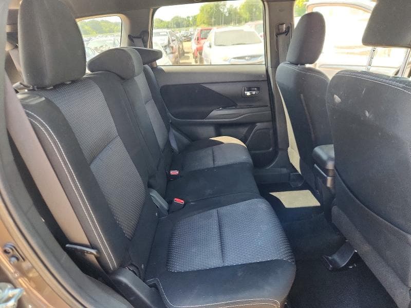 2018 MITSUBISHI OUTLANDER SE 10