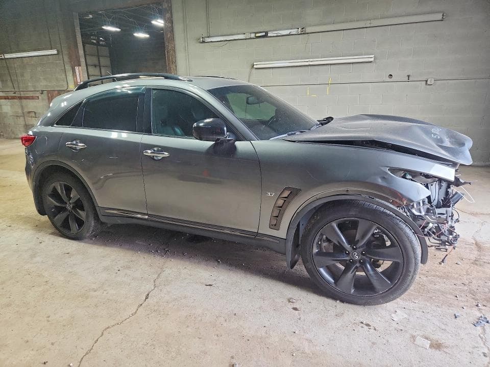 2017 INFINITI QX70 BASE 4