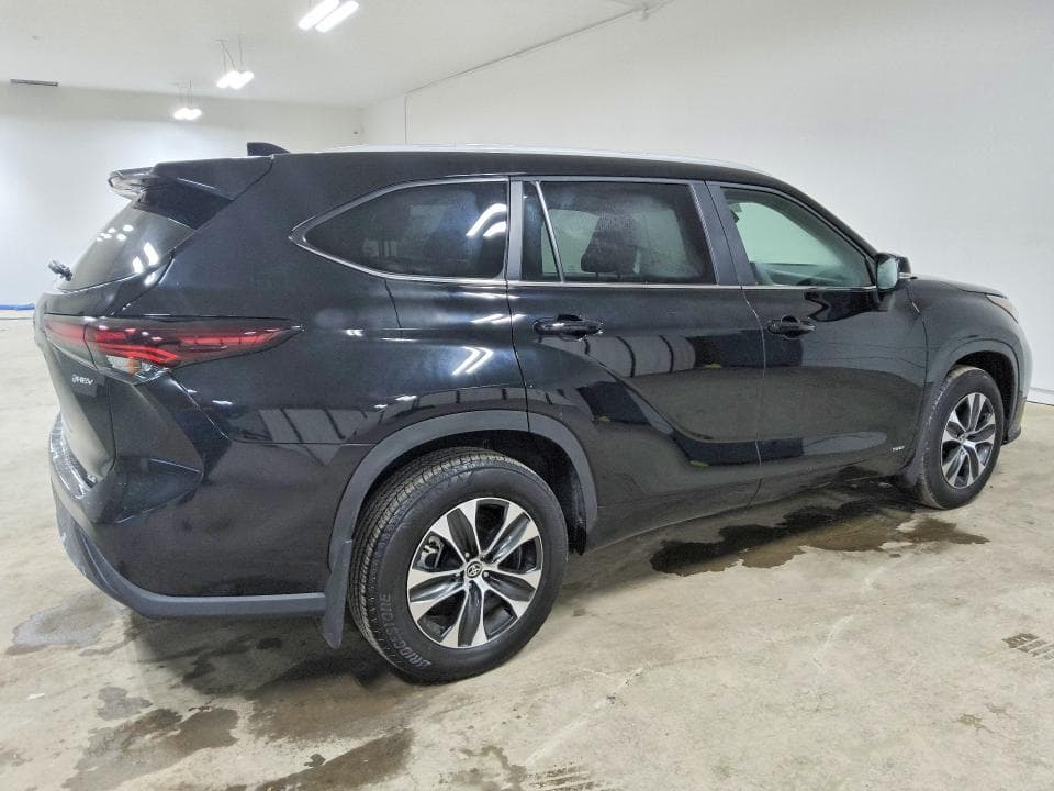 2026 TOYOTA HIGHLANDER HYBRID XLE 3