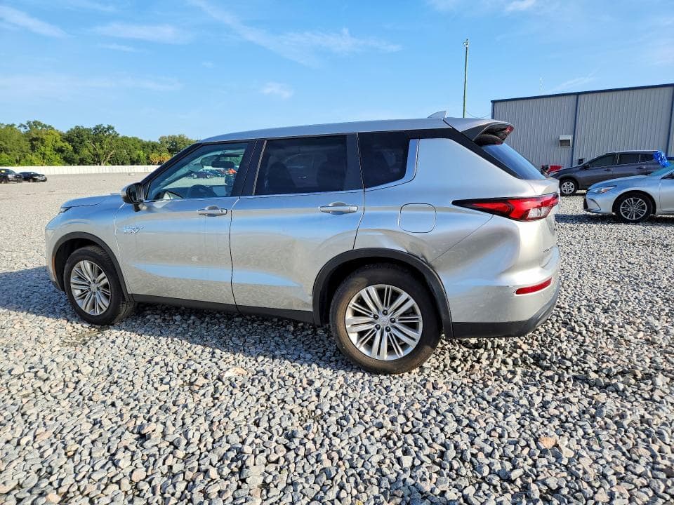 2024 MITSUBISHI OUTLANDER ES 2
