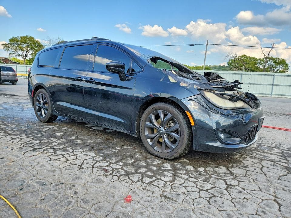 2018 CHRYSLER PACIFICA TOURING L PLUS 4