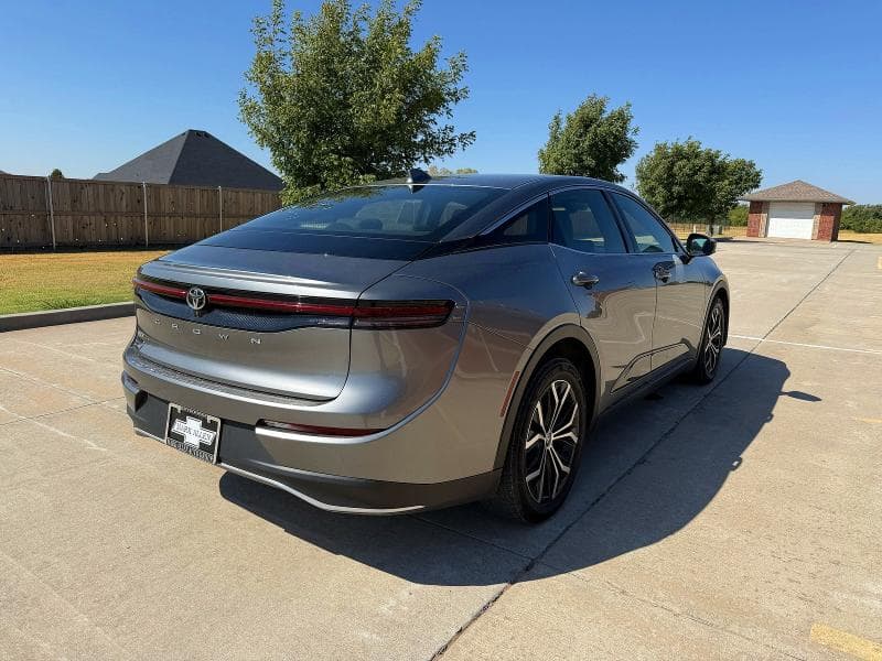 2023 TOYOTA CROWN XLE 4